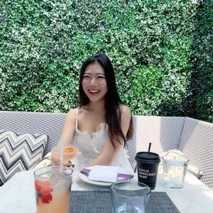 Meet your Posher, Christine